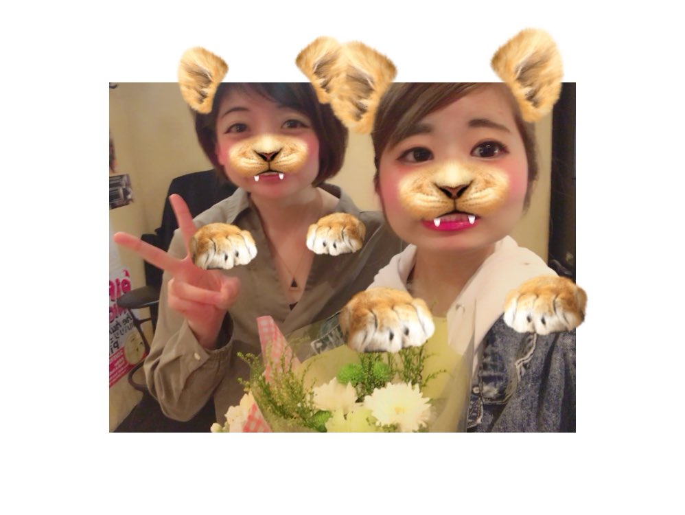 mm__Ri's tweet photo. ことたろ生誕祭ありがとでした！✨

ほんまに楽しい時間でした😢✨
こと、呼んでくれてありがとう👊🏻

花束、色紙、プレゼントほんまに
うれしかったです😭✨

こと！もえき！まこぴ！
むーんさん！かづきちさん！
最高のメンバーでした！

いいたいこといっぱいあるから
またかきます！ https://t.co/jQ1jbjrAYc