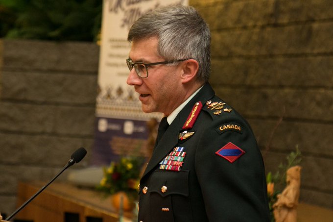 Українська діаспора нагородила командувача Сухопутних військ Канади