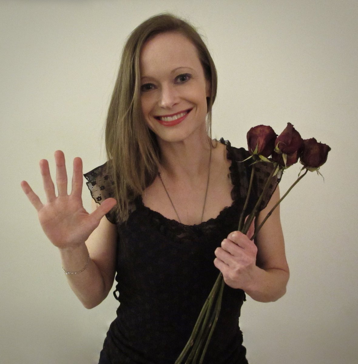 EvonneYoga's tweet photo. 5 Years Sober! #Recovery Blog: https://t.co/ArrR2wJL89 @CMHA_NTL @BellwoodHealth @CAMHnews @PillarNN @ADSTV_ON @OntarioShores @CBoC_Wellness https://t.co/VxaBiymWJZ
