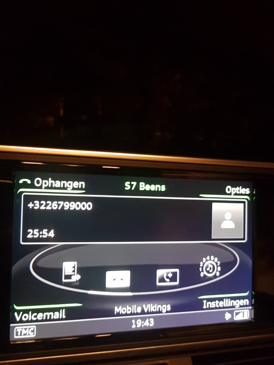 stevenbens's tweet photo. Omg al super lang in de wachtrij bij @Keytradebank 😔😕😫 wat een irritant wachtmuziekje... #zzz #keytradebank #1steInDeRij https://t.co/rnzt2iQDKN