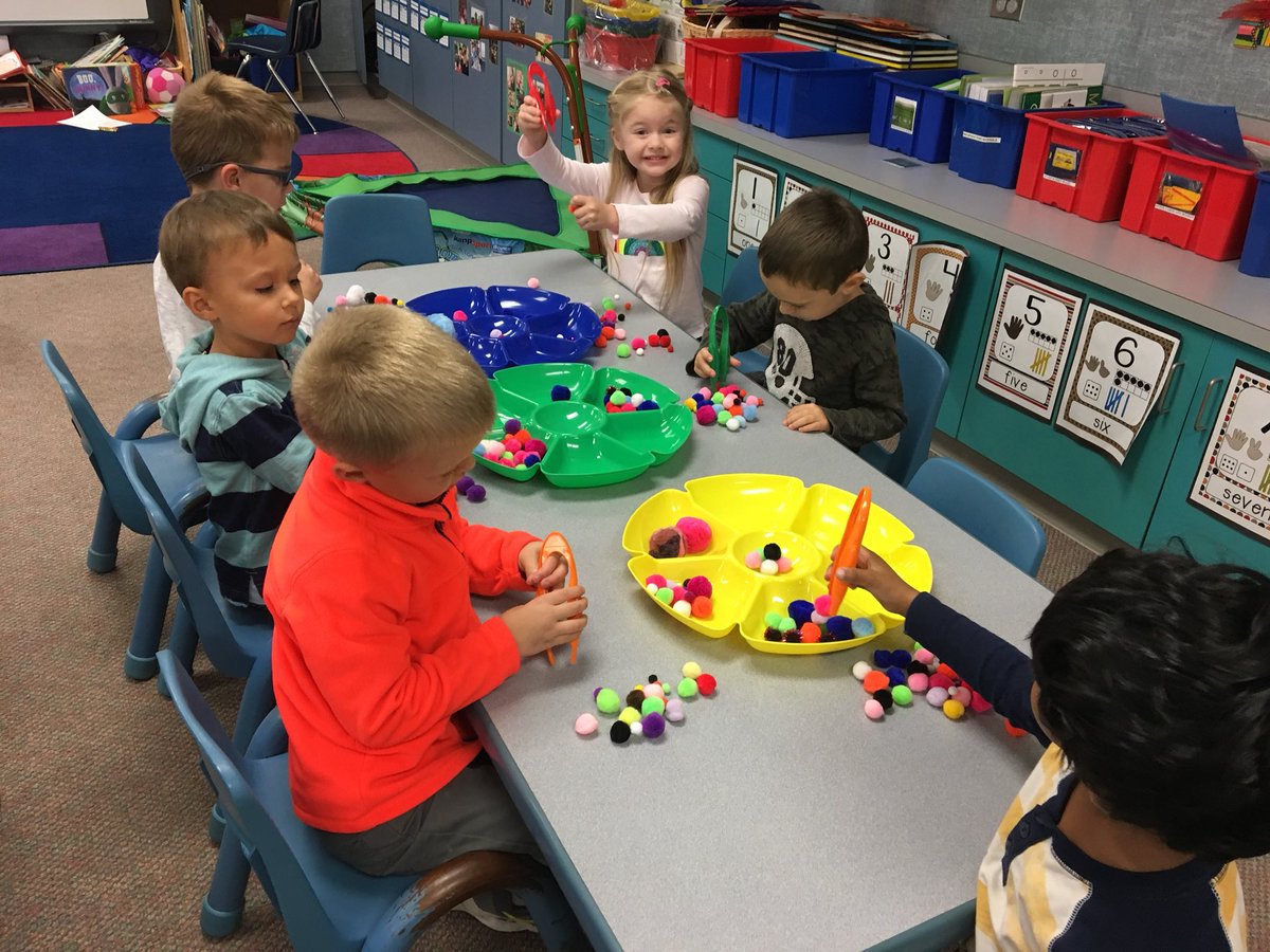 mrsburkec's tweet photo. Practicing our tripod grasp! #PESpride https://t.co/E9EkxZIHDi