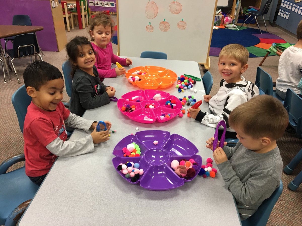 mrsburkec's tweet photo. Practicing our tripod grasp! #PESpride https://t.co/E9EkxZIHDi