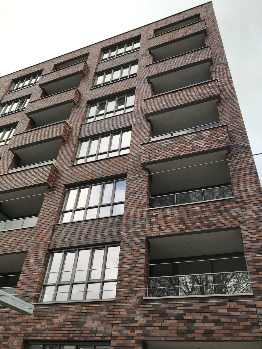 MikelSegers's tweet photo. Vandaag op bezoek geweest bij ons project Hornehoof. Er wordt hard gewerkt om deze week de eerste sleutels uit te reiken. @wonenlimburg https://t.co/ju8Rm26I7l