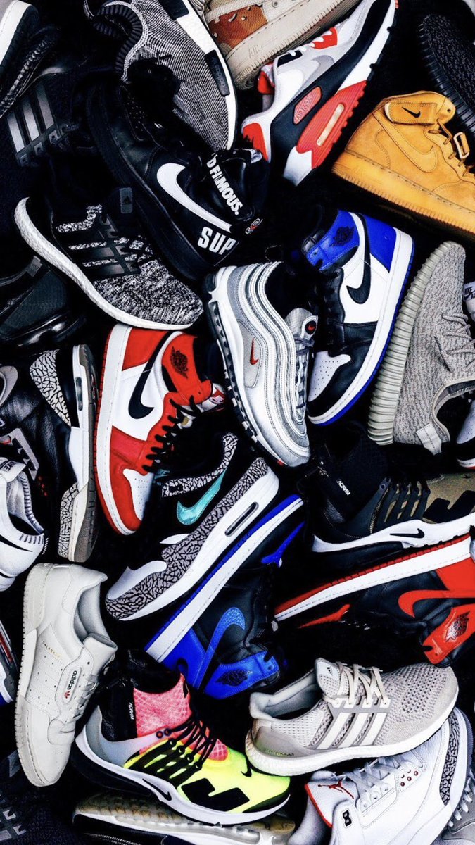 mysneakerthrone's tweet photo. “Use as wallpaper.” 🔥💯📈  📷by @the_ndrw https://t.co/Klgtd992yX