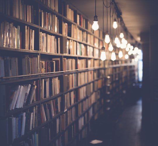 725Creative's tweet photo. There is so much inspiration to be found in books! What books have kept you inspired lately? #inspiration #SmallBusiness #Entrepreneurship https://t.co/tWLH5nJcRV