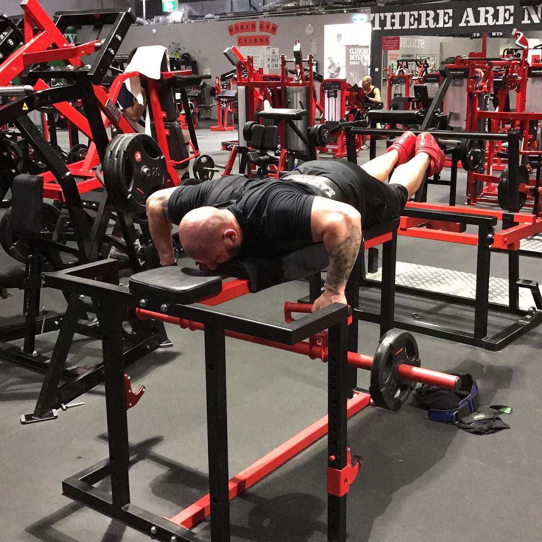 worldgymglobal's tweet photo. "@worldgymcairns "The Mecca of the North" hitting some rear delts on the new #benchrow by @alphafit_aus β€οΈ this bench!!! Notice the hand and elbow position π" @the_classic_bodybuilder #worldgym https://t.co/3m3cpiCiO0