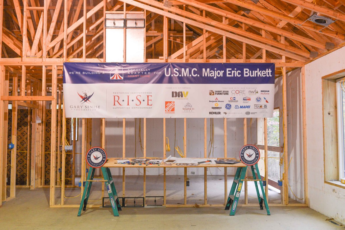 GarySiniseFound's tweet photo. #GarySiniseFoundation #WallsofHonor today for U.S. Marine Corps Major Eric Burkett (Ret.) More photos here: https://t.co/n51IIdnw76 https://t.co/96aNTbxCfo