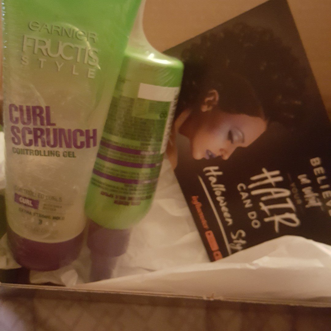 MissLady_Model's tweet image. Got my box!! #garnier #naturallycurly #freestuff #loveyall #thankyou 🤗🤗🤗🤗