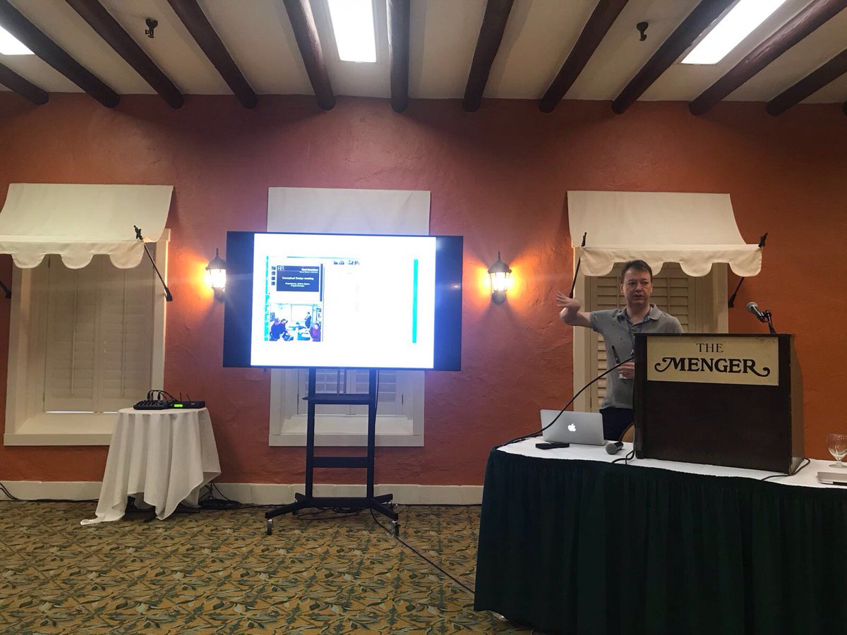 Great Dirk Heylen's  keynote at #essem2017 @acii2017 Engagement in Conversation Revisited <a href="/dkjheylen/">Dirk K. J. Heylen</a>