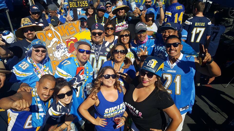 JonE_Boltpride's tweet photo. Southern Cali Thunder Alley⚡️by the fans, for the fans ⚡️#BoltPride #ThunderAlley #SilverLot11 #RepTheBolt https://t.co/nceG7LIG9A