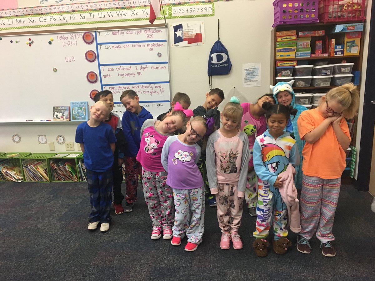 ClarissaPadron1's tweet photo. These #CarsonStars are supporting red ribbon week by wearing PJ’s. https://t.co/FTu7jixuVL