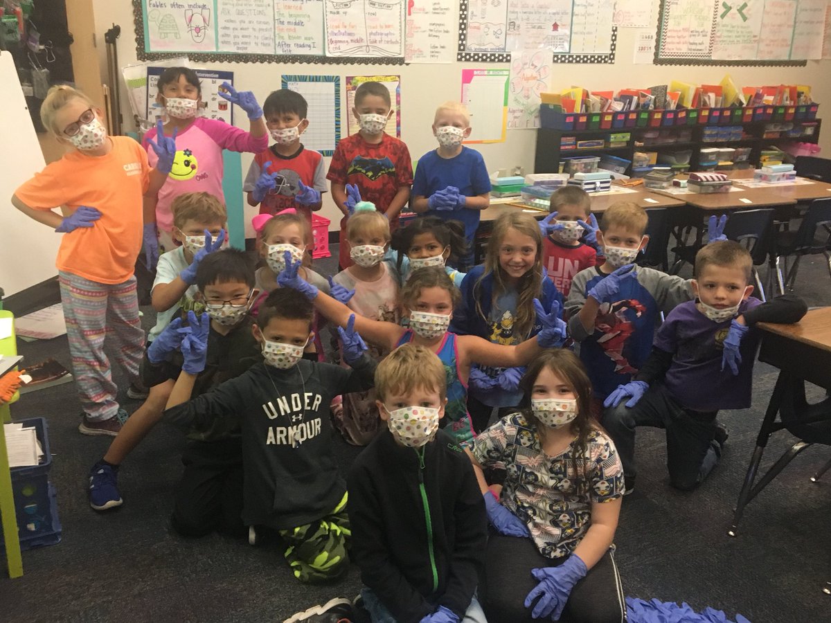 ClarissaPadron1's tweet photo. These #CarsonStars are having a contraction’s operation. @DISDCarson https://t.co/Eb3SMDRfUC