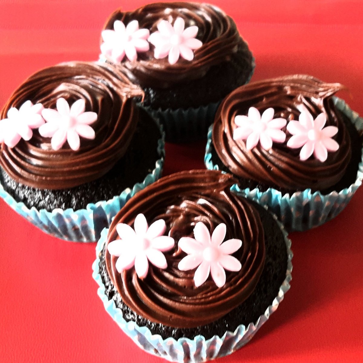 FGCWales's tweet photo. We're Bristol's homebaking company, specialising in vegan cakes and same day delivery. #SmartNetworking #cakeod https://t.co/YJcLzPdXgT