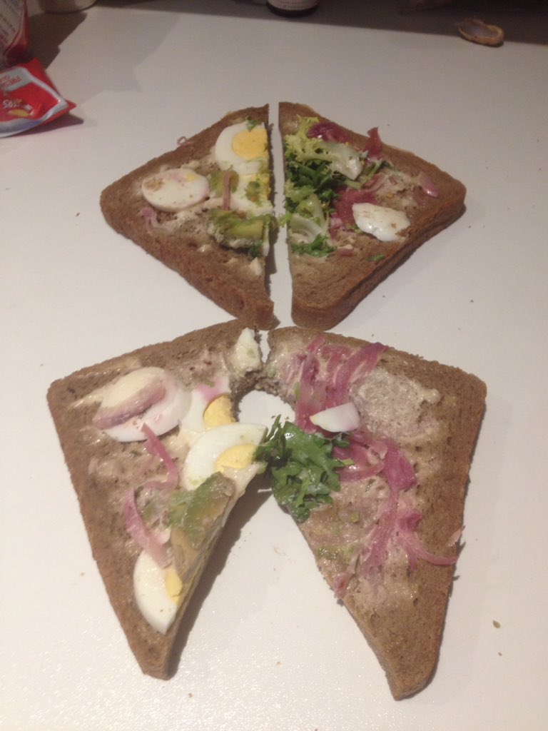 joseharrie's tweet photo. @DraytonCrier @morrisons feel mislead and cheated, Morrisons sandwich is not all its cracked up to be!! https://t.co/UmLybF3q3i