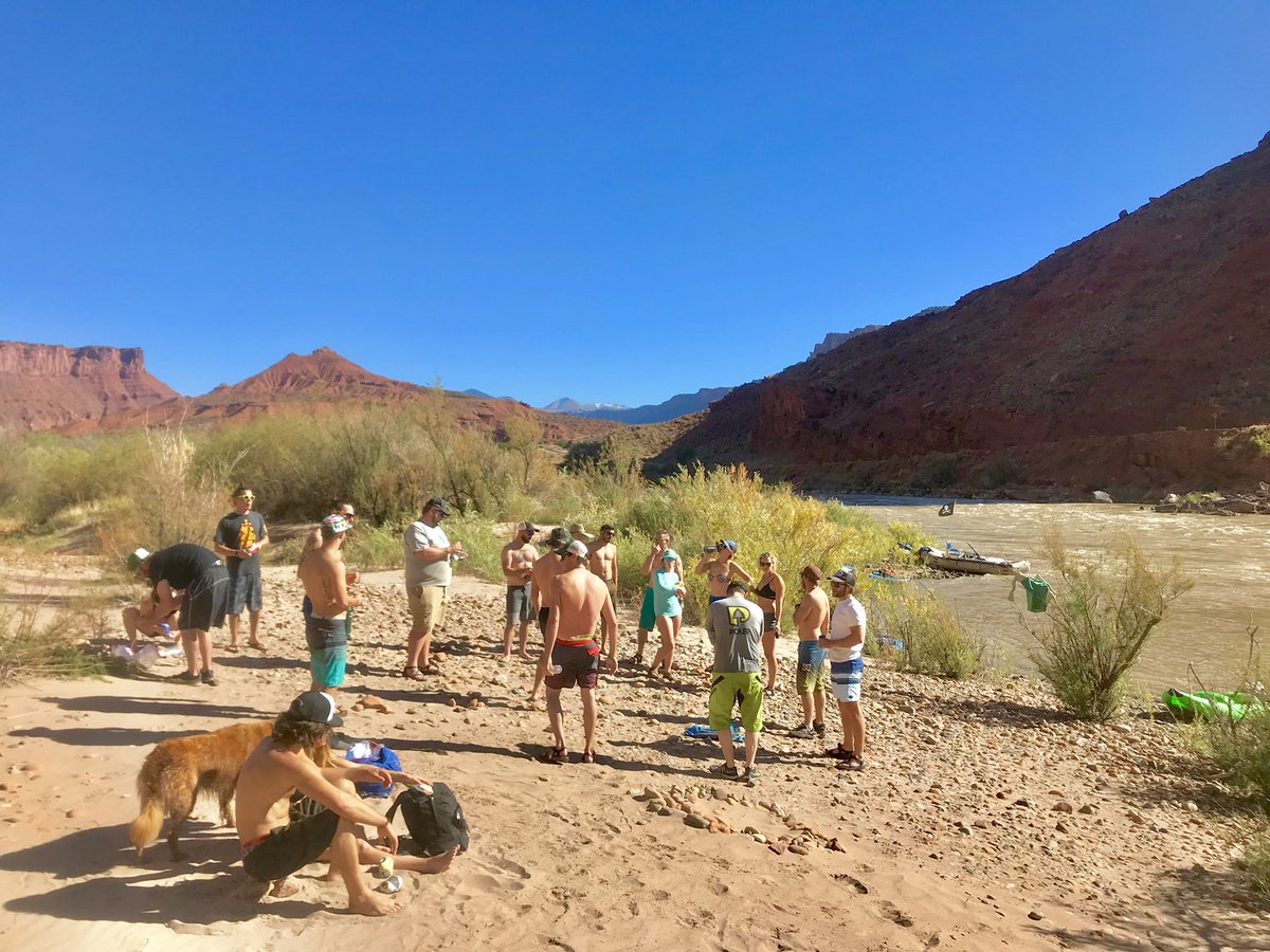 Sunnyboost's tweet photo. Epic trip with epic people. 🏜🍄⛺️🤙🏽 #MOAB #Braap #Camping #SunnyBoostClothing https://t.co/lCVERbIcwa