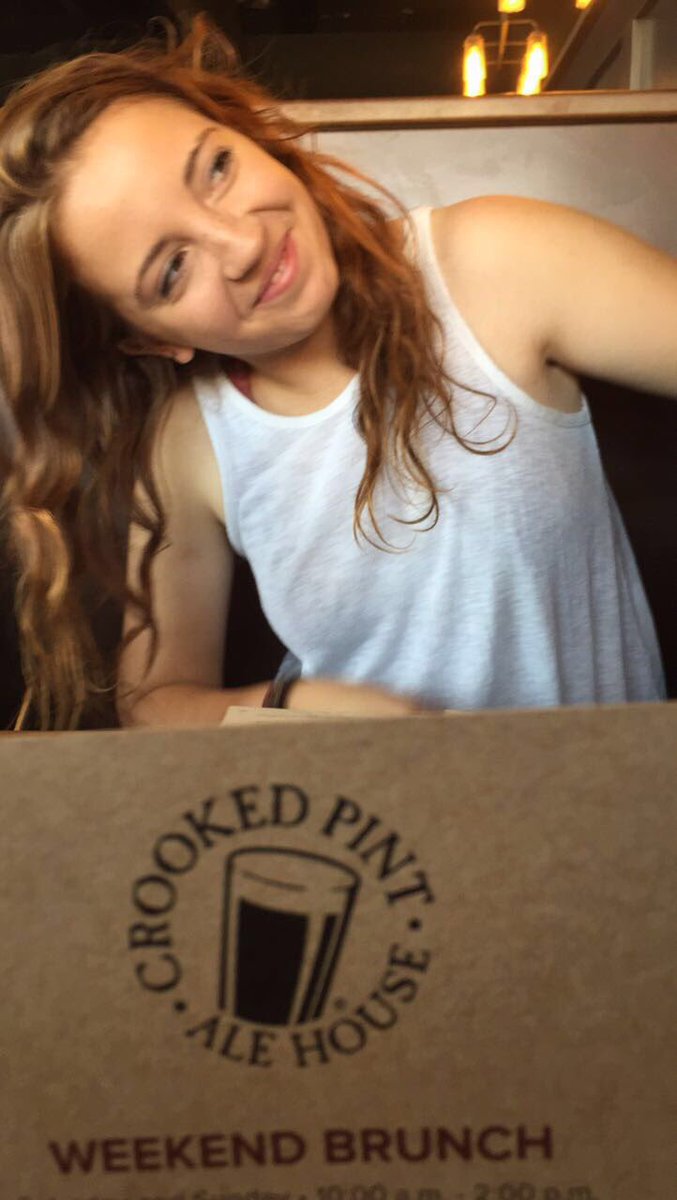 SuperAvecat's tweet photo. It's Ron weasley's birthday today! 👻 @oliviaGpint HBD ya weirdo https://t.co/IjAaxtVhD6