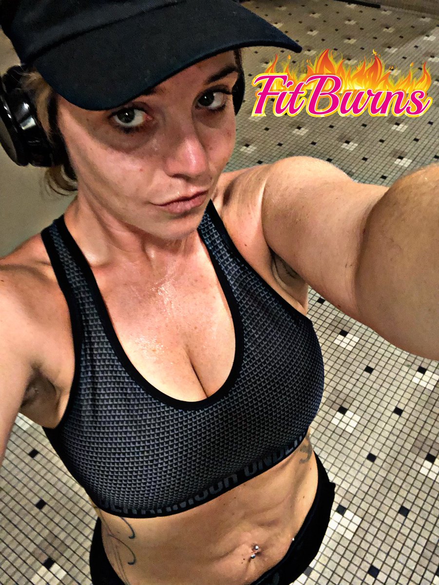 fitburns's tweet photo. Gym flow #goals #sweat #detox #armday #workout https://t.co/msg8L8836f