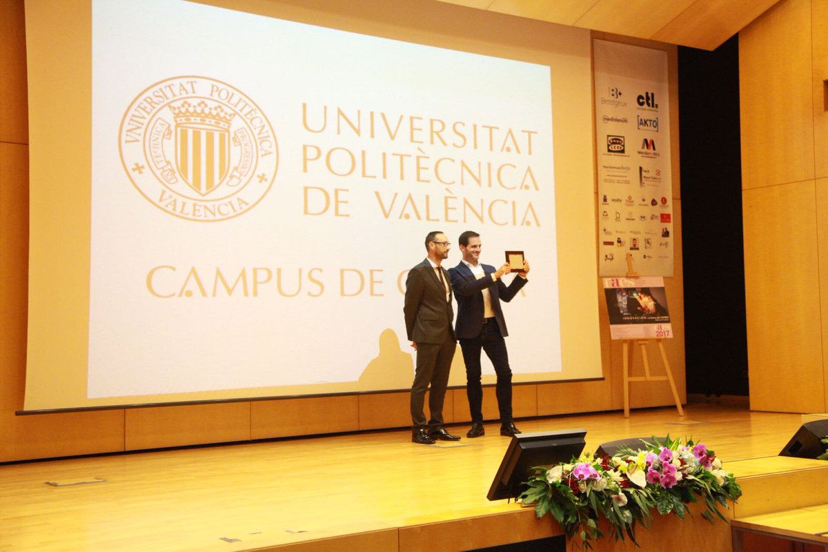faesafor's tweet photo. .@UPVCampusGandia otorga #PremioEmpresaColaboradora a @latiendahome @JaimeRubioTweet! https://t.co/o1d4SvBDYv