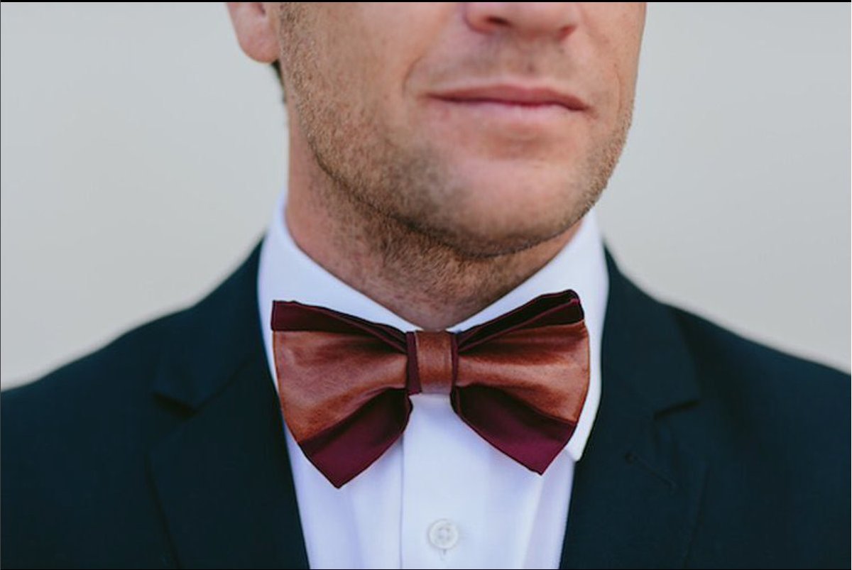 RawHydeMFG's tweet photo. Wedding details. β¨π
#traditionallyuntraditional #bowties #custombowties #weddingfashion #groomfashion #groom #engaged #wedding https://t.co/0sZbM09fv9