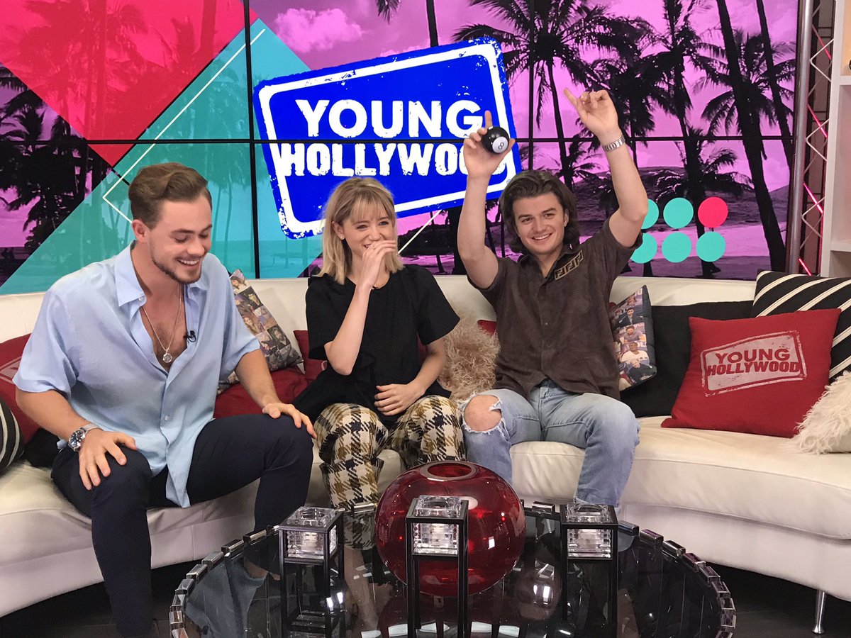 younghollywood's tweet photo. Kicked off our week with the cast of #StrangerThings! Stay tuned to see more 😍🌲✨ @dacremontgomery @NataliaDyer @joe_keery @netflix https://t.co/zFPTAM0Qur