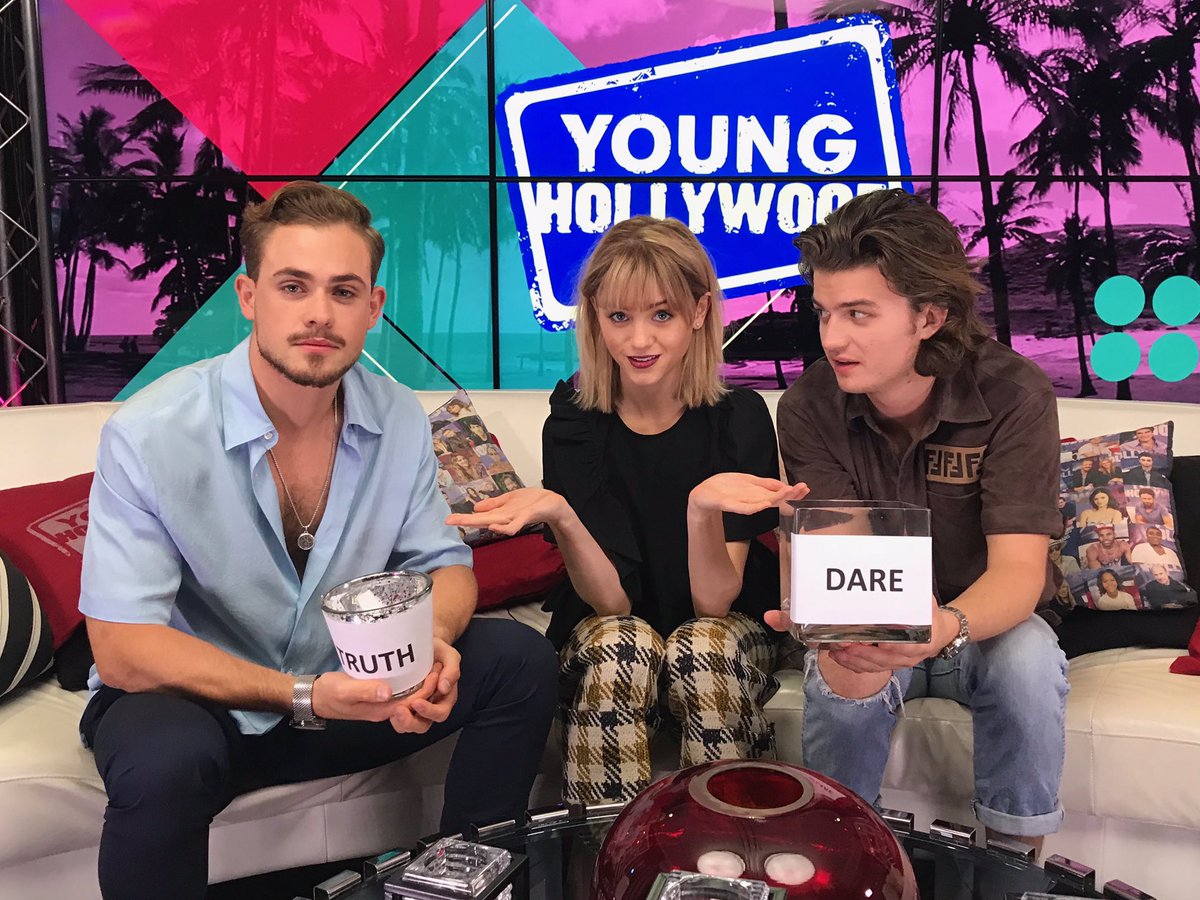 younghollywood's tweet photo. Kicked off our week with the cast of #StrangerThings! Stay tuned to see more 😍🌲✨ @dacremontgomery @NataliaDyer @joe_keery @netflix https://t.co/zFPTAM0Qur