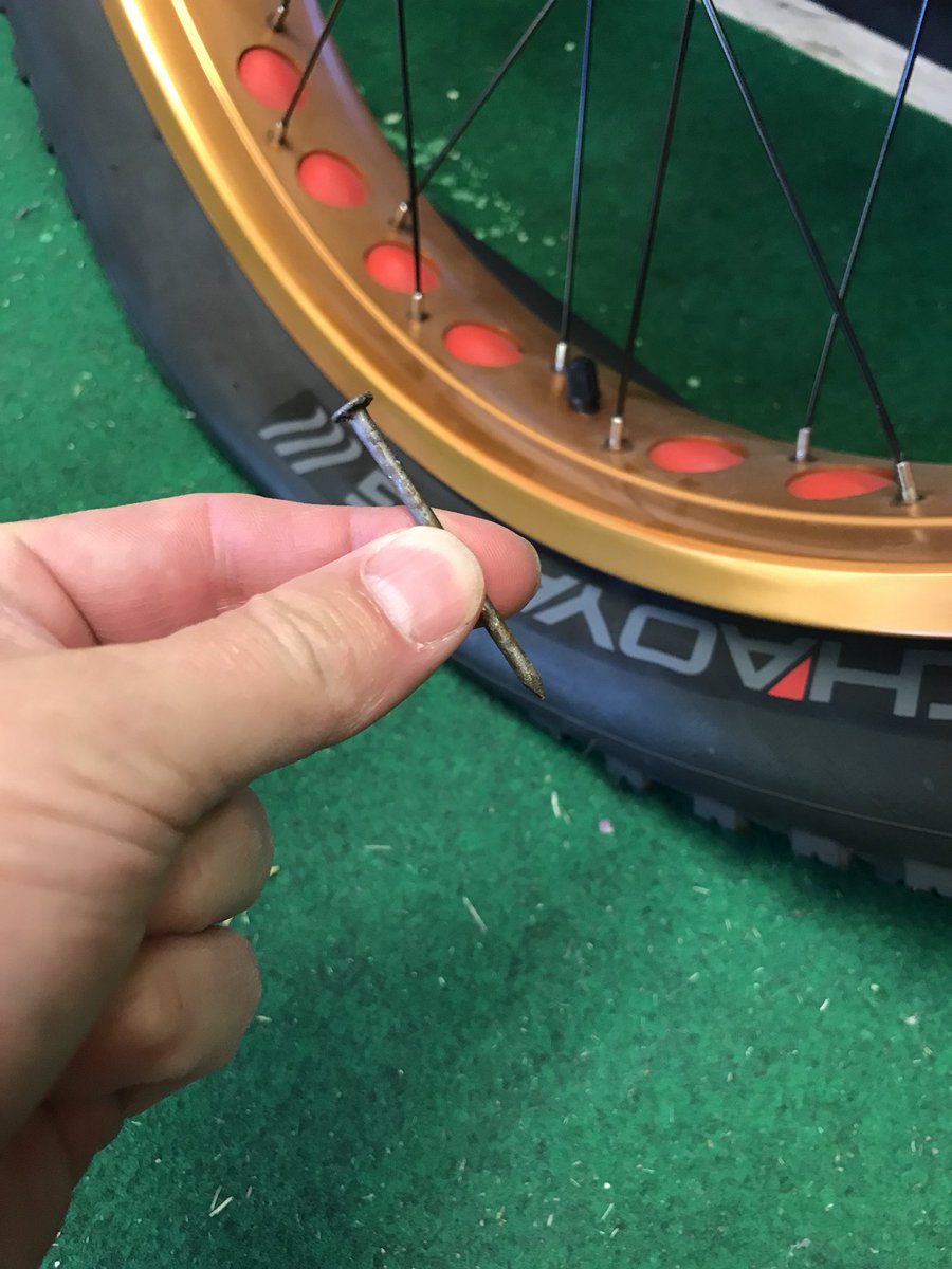 GolfspyDave's tweet photo. This is what bike commute sadness looks like. #bignail #longwalkhome https://t.co/iDr7MYLSot