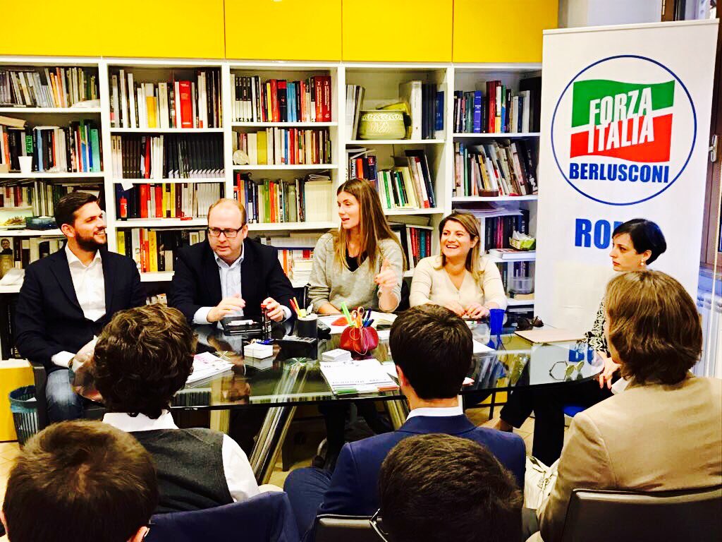 CalabriaTw's tweet photo. Coordinamento @fig_roma a #Ostia con Davide, Maria, MariaC e tanti ragazzi pronti a portare @forza_italia e cdx alla vittoria #OstiaAlVoto https://t.co/LEqAIheSvC