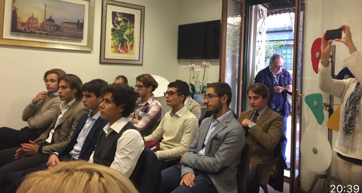 figiovanilazio's tweet photo. Siamo in #PrimaLinea per #OstiaAlVoto e #AgendaRoma2017! #NonCiFermiamoMai @AngieCalabria @Antonio_Tajani @ForzaItalia_RM @berlusconi https://t.co/MuYCFGliY4