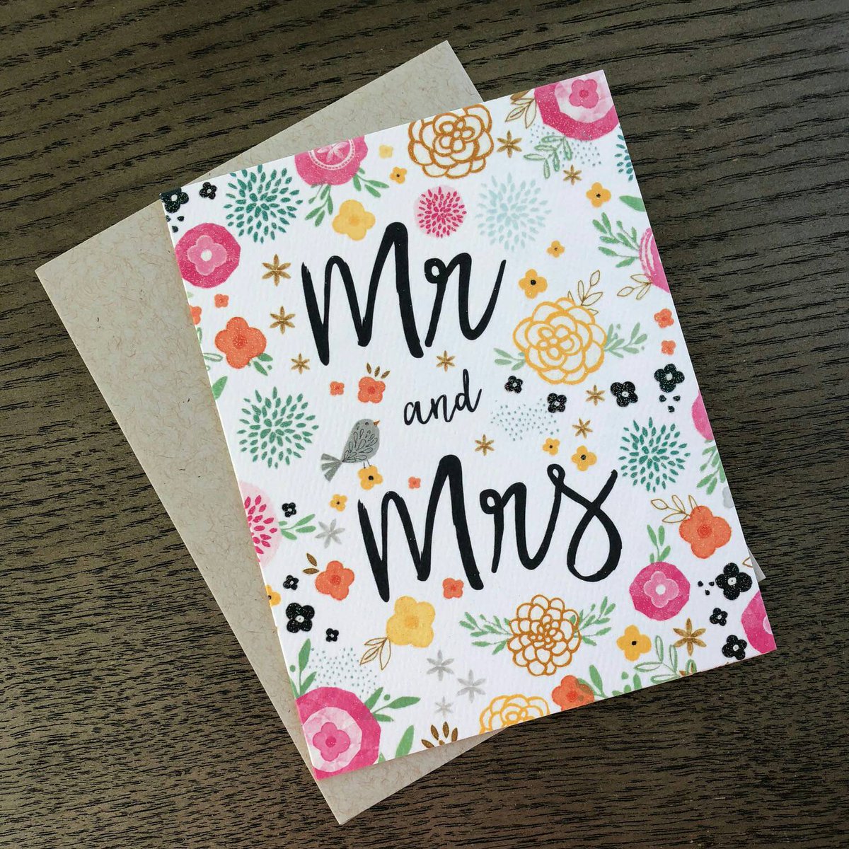 #hellomonday, meet #mrandmrs. <a href="/afreshbunch/">Fresh Bunch</a> artist @juliehamiltoncreative for @ginabdesigns #mondays #love #happilyeverafter #artlicensing