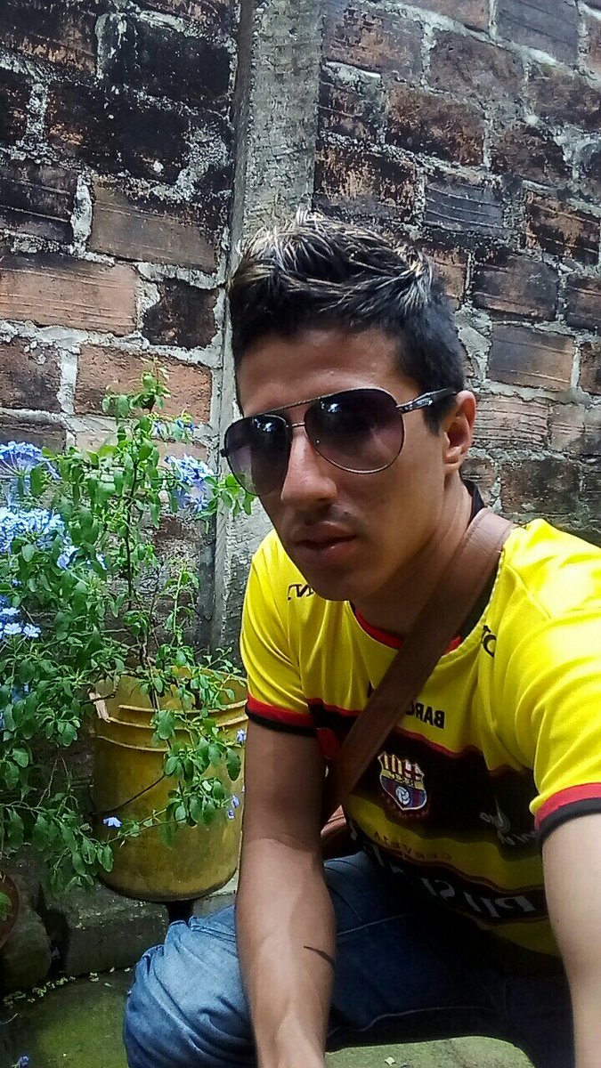 CarlosLirio's tweet photo. Barza mi familia https://t.co/aydQ2ZjqWt