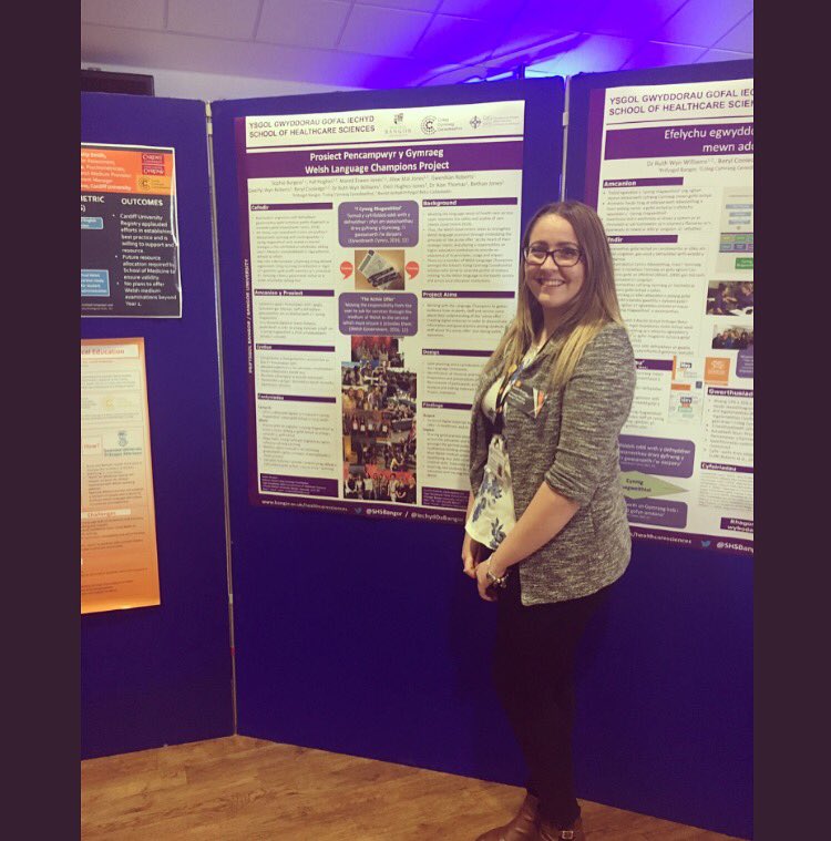 NyrsysCCC's tweet photo. Gyda’n gilydd mae gwneud gwahaniaeth🏥✅ #ProsiectPencampwyr #MyfyrwyrNyrsio #CynnigRhagweithiol #DewisIaith #IaithYClaf #Caerdydd https://t.co/6uwpK8p3eG
