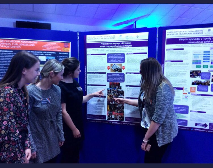 NyrsysCCC's tweet photo. Gyda’n gilydd mae gwneud gwahaniaeth🏥✅ #ProsiectPencampwyr #MyfyrwyrNyrsio #CynnigRhagweithiol #DewisIaith #IaithYClaf #Caerdydd https://t.co/6uwpK8p3eG