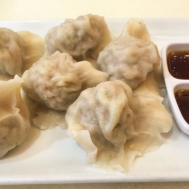 BenKP_Music's tweet photo. A bellyful of these #pork &amp; #bittermelon #dumplings made me incredibly happy #dumplinggalaxy #flushing... https://t.co/M2YAYjL7pz #employee https://t.co/kLAD8yzQVI
