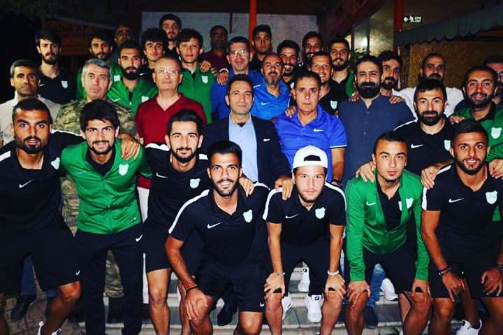 burkukH's tweet photo. #ValiAliMantıOnurumuzdur Adam gibi adamdır... https://t.co/LXa57bGn4A