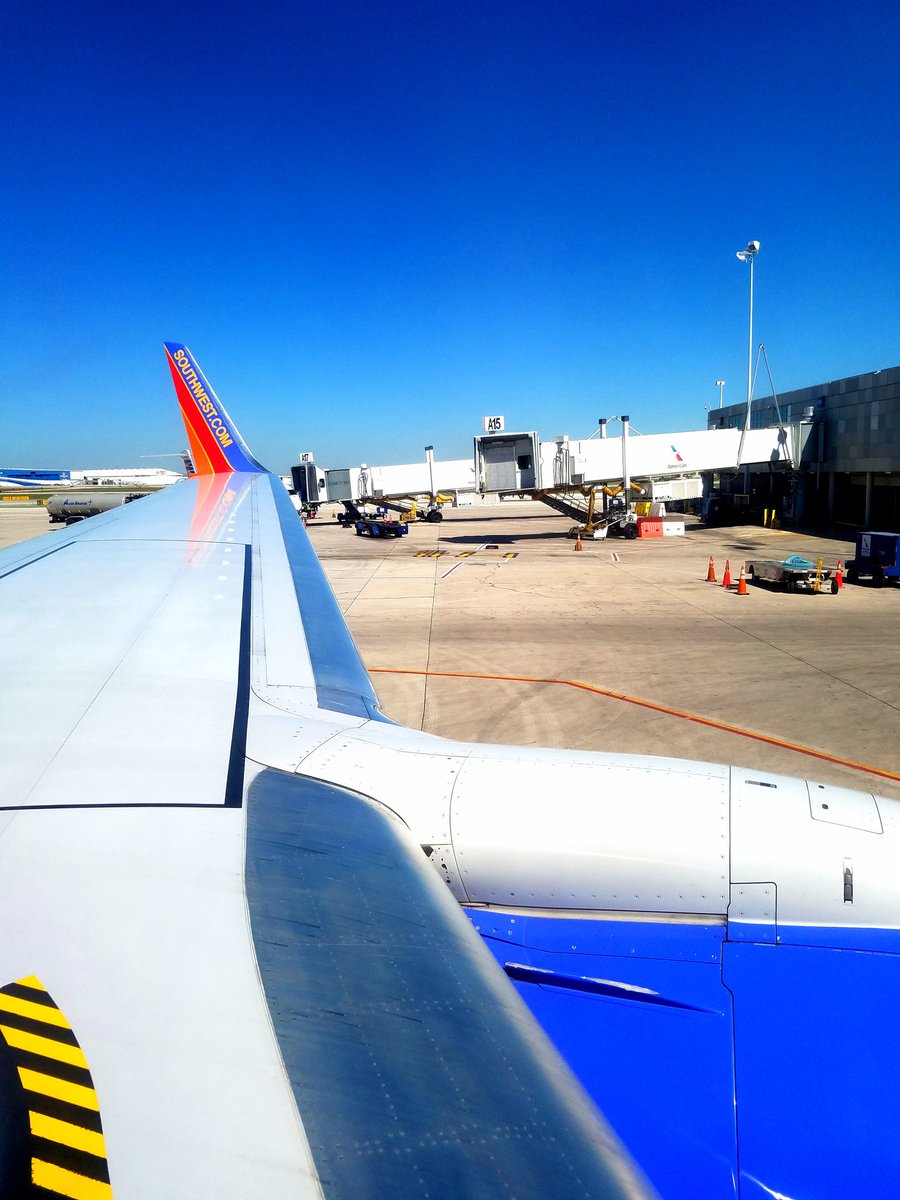 marriageisland's tweet photo. A beautiful #ClearBlueSky for another day #UpInTheAir &amp; #OnTheRoad! https://t.co/I6iv8EEXGd #SanAntonio #Riverwalk #Weddings #RoadWarrior https://t.co/fAPMCpUEx3