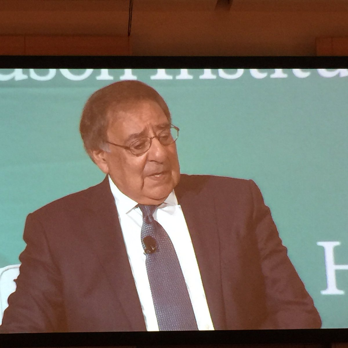 JustGinaDC's tweet photo. Surreal event in DC with Leon Panetta, David Petraeus and Steve   Bannon. https://t.co/ZHZi2VbusY
