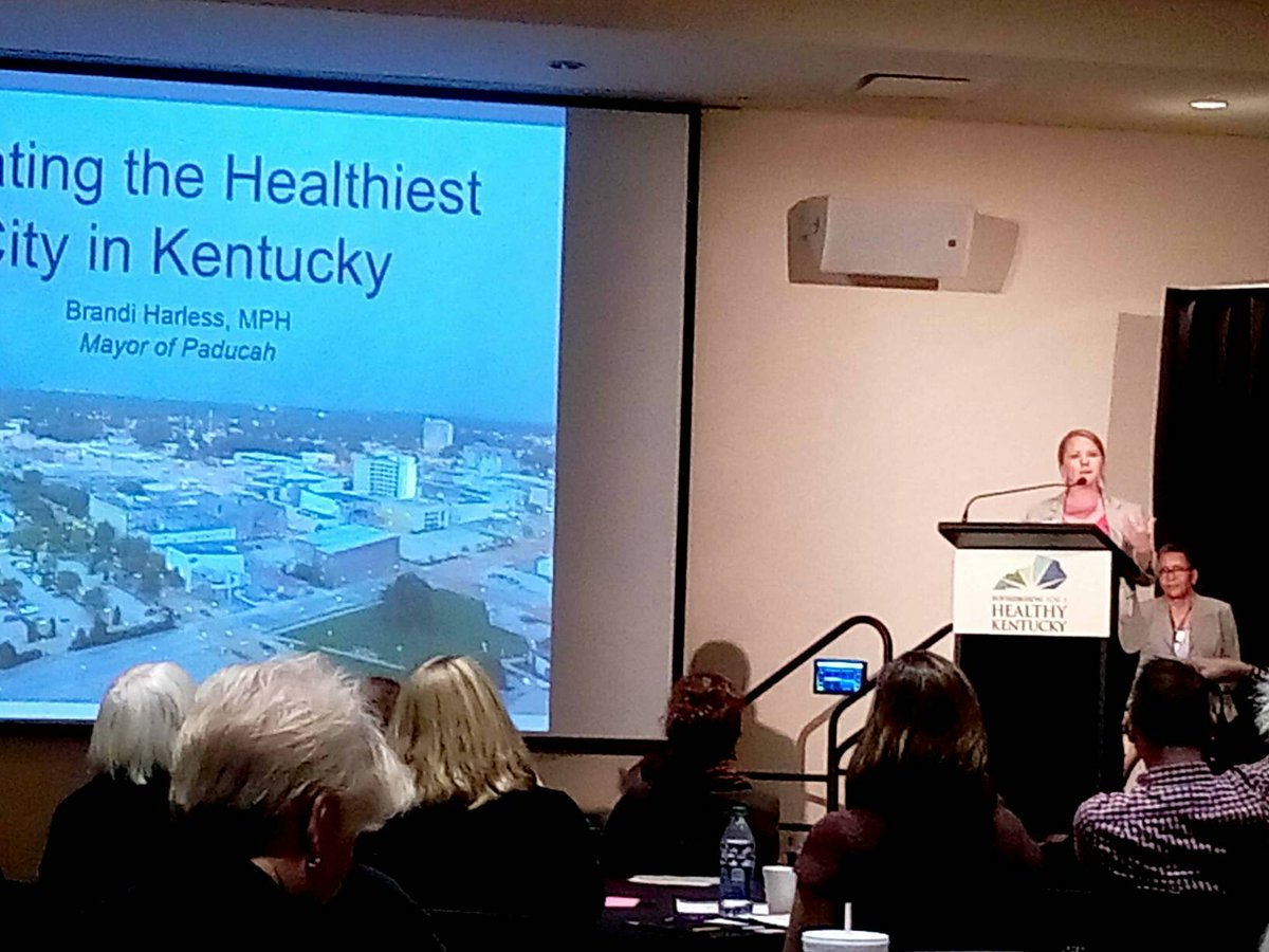 pkomarek's tweet photo. Mayor @bharless at #dataforum17 says her goal is for Paducah to become the healthiest city in Kentucky https://t.co/PIhH8yj2Ph
