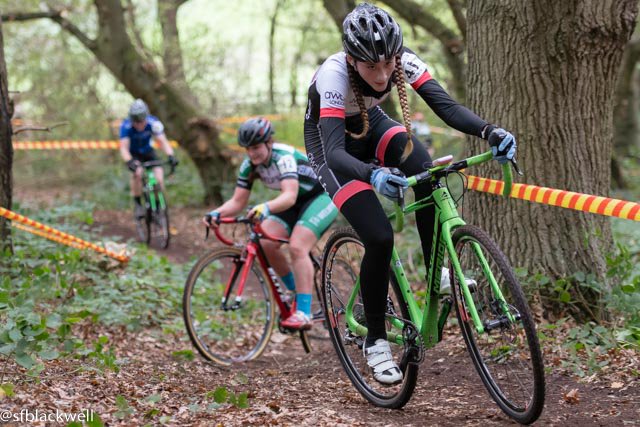 sfblackwell's tweet photo. .@LozzieJrCyclist of @LivAWOL taking double 1st in the womens and the juniors CX at Mistly yesterday #womenscycling #cyclocross #thisgirlcan https://t.co/jv1Yq92gi9
