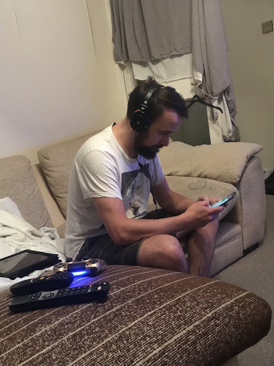sparkz123456789's tweet photo. When you’re finally an online gamer. #indenial #notjustariver #gamefriends @ryan_RFC85 https://t.co/00x8KynESm
