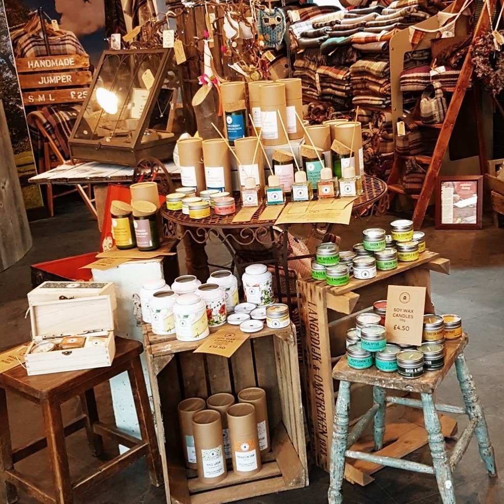 olivemadeuk's tweet photo. #candles from @cliffehouseorg  arrived today #popupshop @ridingscentre.. It smells amazing! #Wakefield #Christmas #Yorkshire #handmade https://t.co/nfBpDtQUPe