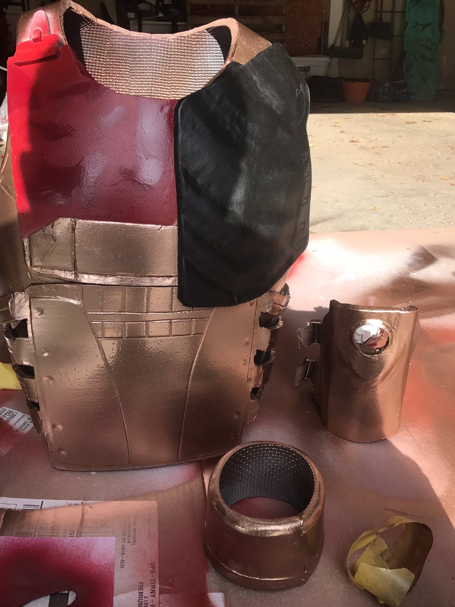 CallMeCanary's tweet image. Hey @Bungie I think you should add this shader to your Neuroghast armor, since it looks so good IRL (Halloween costume for my 12 year old)