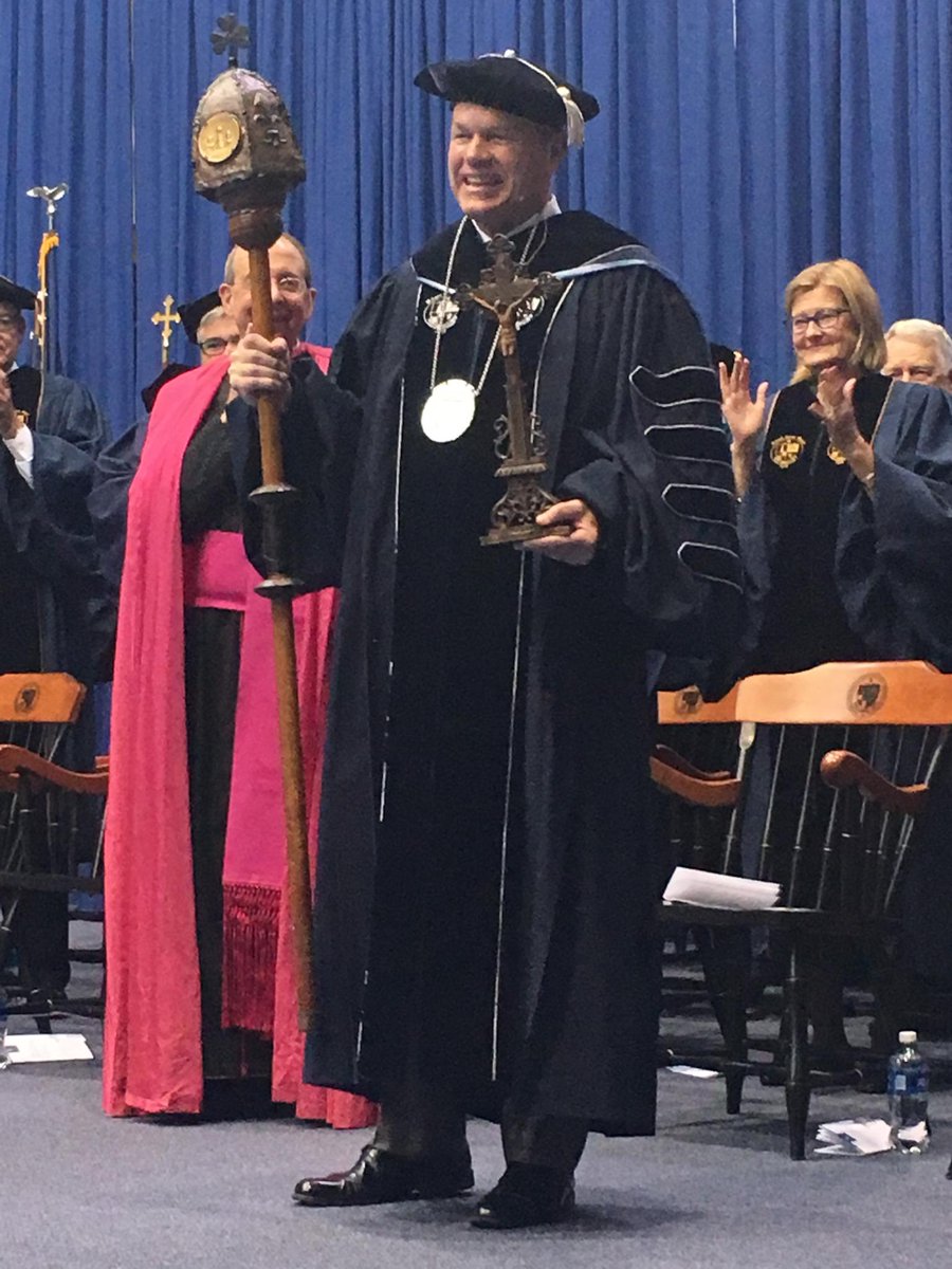 MSMU's tweet photo. A long standing ovation as Tim Trainor is presented as the 26th president of the Mount. #MountProud, #TeamTrainor https://t.co/RjxEPCZdL6