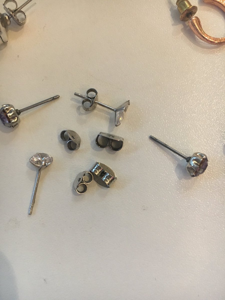 Disabled_probs's tweet photo. If you have CMT hands you know the pure fury of trying to put in earrings with backs like this #CMT #disabilityprobs https://t.co/xL6Js81Drc