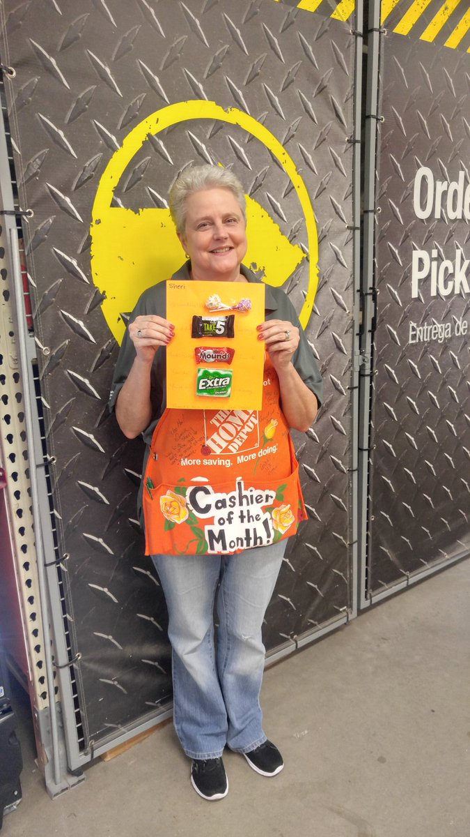 jrowland7's tweet photo. Sheri got her thank you for #CAM2017.  @GilliganKelley @muratucur @AkinsMel https://t.co/8WgSdLtNKG