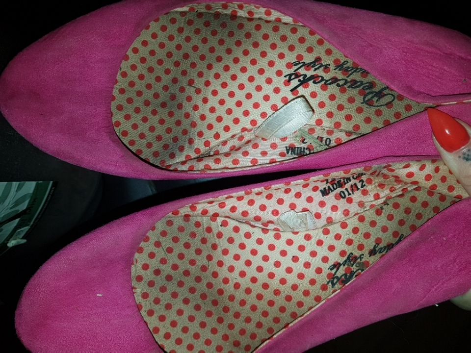 GoddessKate's tweet photo. Stinky disgusting shoes ready to be worshipped, on your knees now with your tongue out 😛💦 @RTsubby @footboyuk @jjjmm16 @JamesSm10531881 https://t.co/zc4EnRPqvL