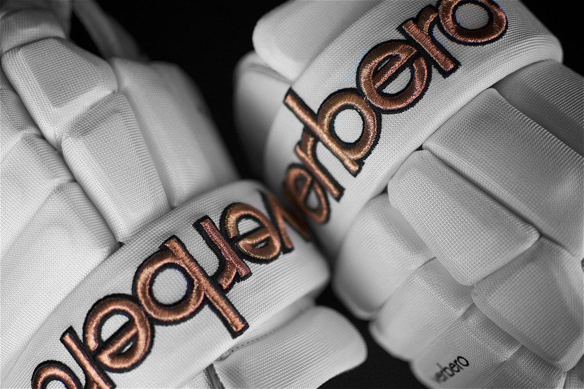 verberohockey's tweet photo. #Cypress #4roll gloves: Amazing comfort with unmatched performance. #Verbero #VerberoHockey https://t.co/Jggxi8YEup