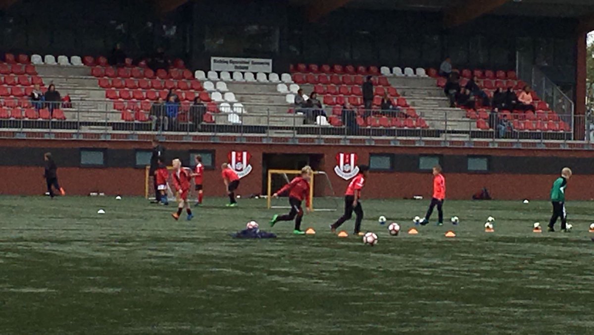 Een geslaagde Voetbalmiddag op ons hoofdveld, georganiseerd door <a href="/twentevschool/">twentevschool</a>. Meer foto’s: facebook.com/pg/rigtersblee… | #rigtersbleek