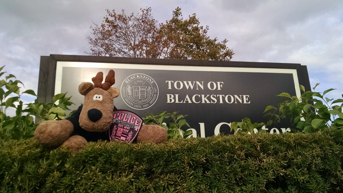 Shari_Weiner's tweet photo. Thanks @BlackstonePD ! #PinkPatchProject #27 in mass! #questfor32 (#wellfleet just added) #questfor31 #slowlybutsurely https://t.co/fYC3QnkTIE