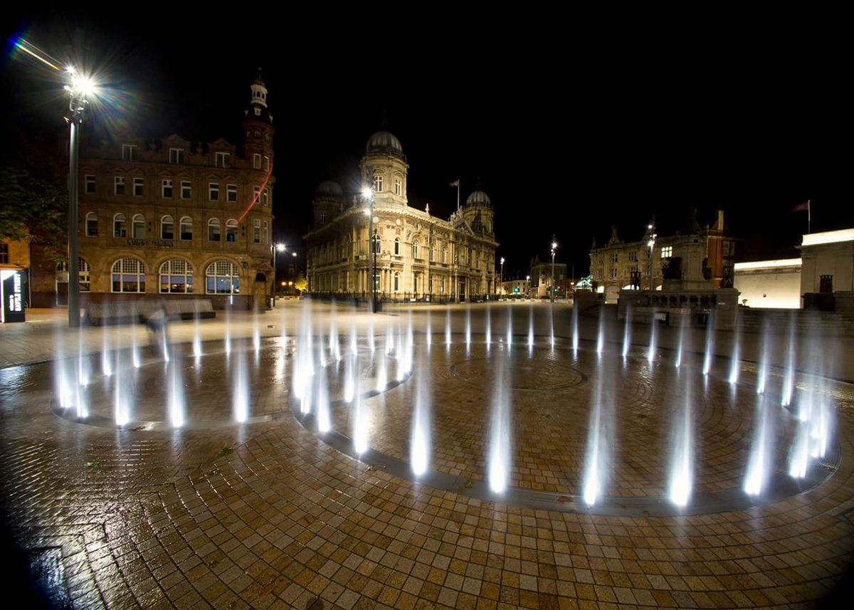 Queen Victoria fountains #Hull taken by <a href="/eastridingphoto/">keith britton</a>