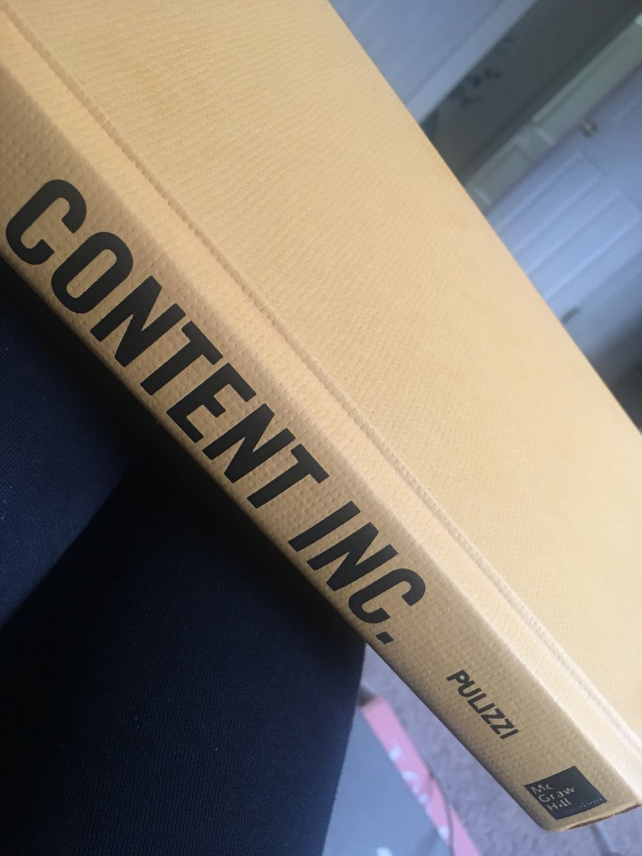 itsleannamiller's tweet photo. The perfect read on a rainy day in Cleveland @CMIContent  @JoePulizzi  #TryingToFindMySweetSpot #contentinc https://t.co/crBSEfMIvS